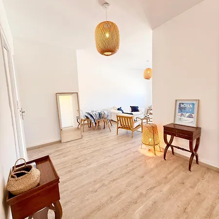 Le Petit Phare, Centre-ville Apartment *